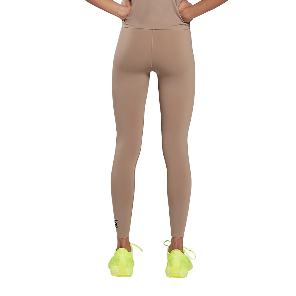 Victoria beckham 2025 reebok leggings