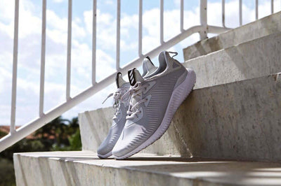 El Alphabounce viene equipado con una amortiguación flexible de larga duración