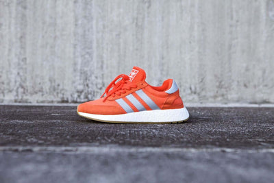 Shoes Charged With Vintage Style and Tech Energy