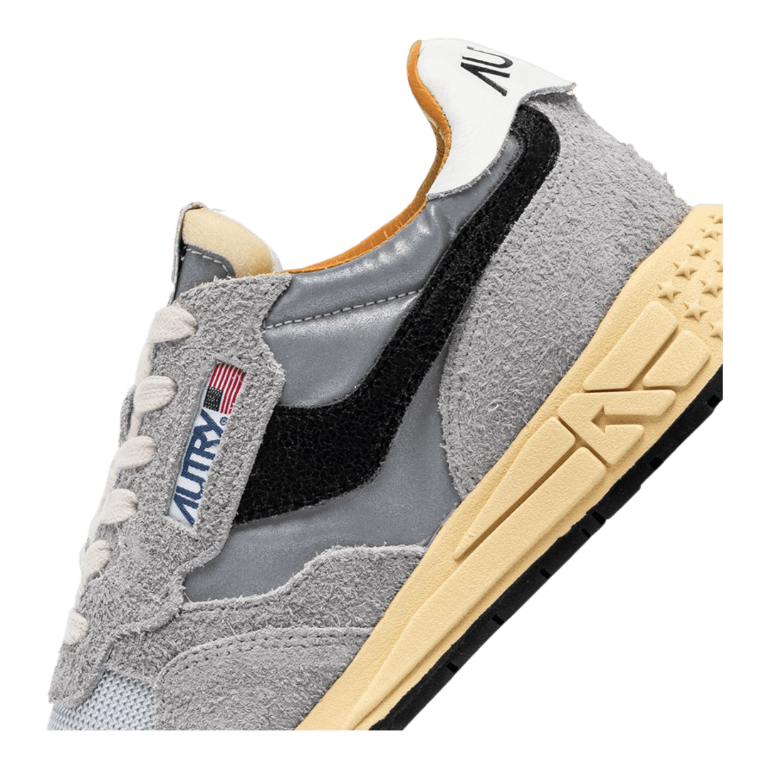 ［大人気！］AUTRY スニーカー WWLWRL04 Autry Reelwind Low Man Sand Cracked Leather and Nylon WWLM-RL04