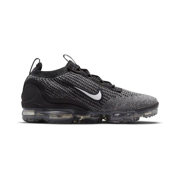 Vapormax triple black sales malaysia